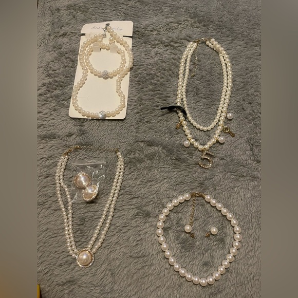 Affordable_Fashion_Jewelry Has Many Different Type Of Jewelry. - Picture 1 of 1
